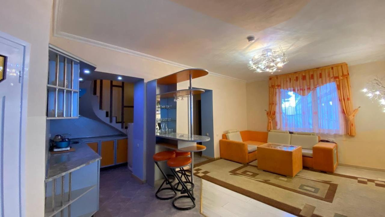 Дом Писателей Цахкадзора Hotel Kültér fotó