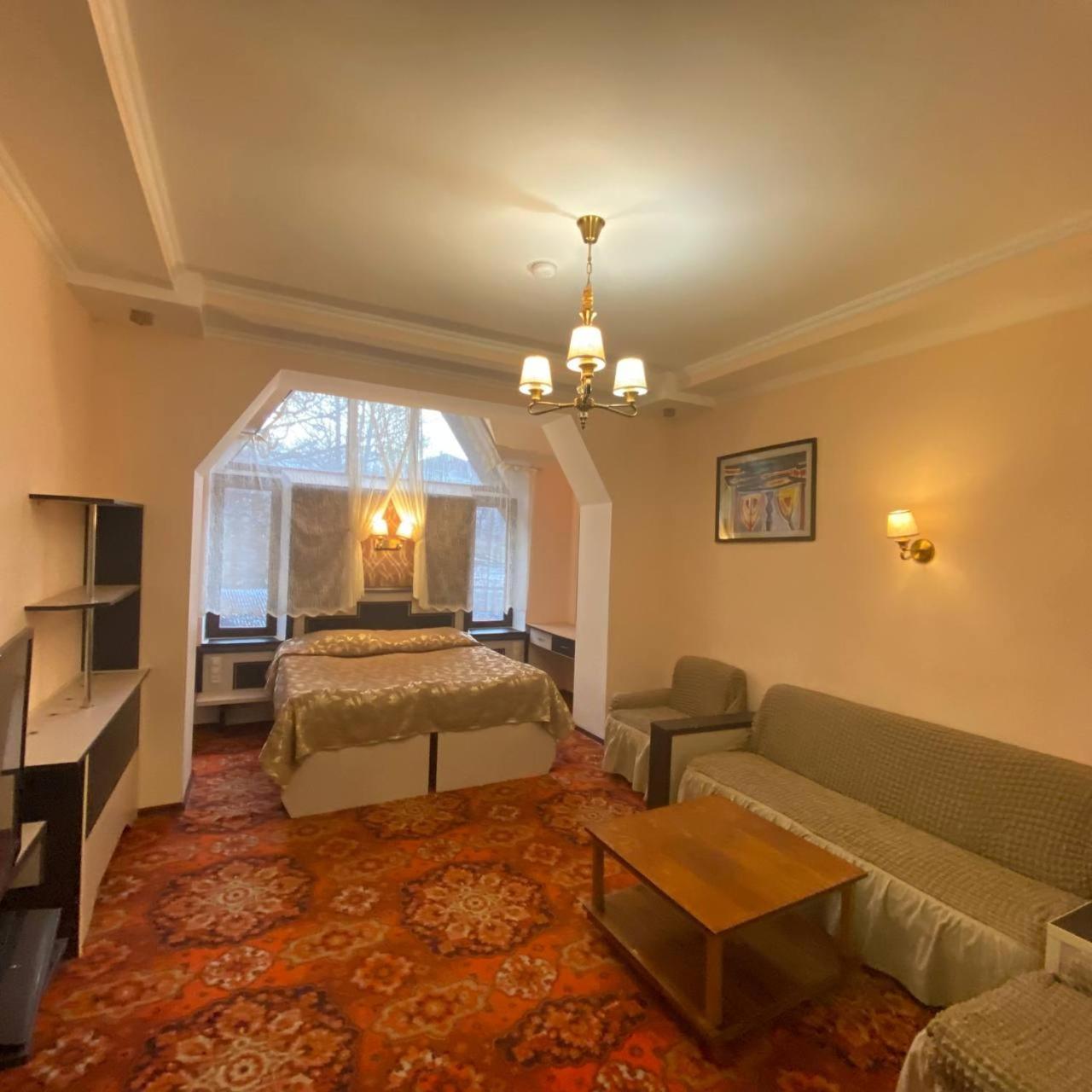 Дом Писателей Цахкадзора Hotel Kültér fotó